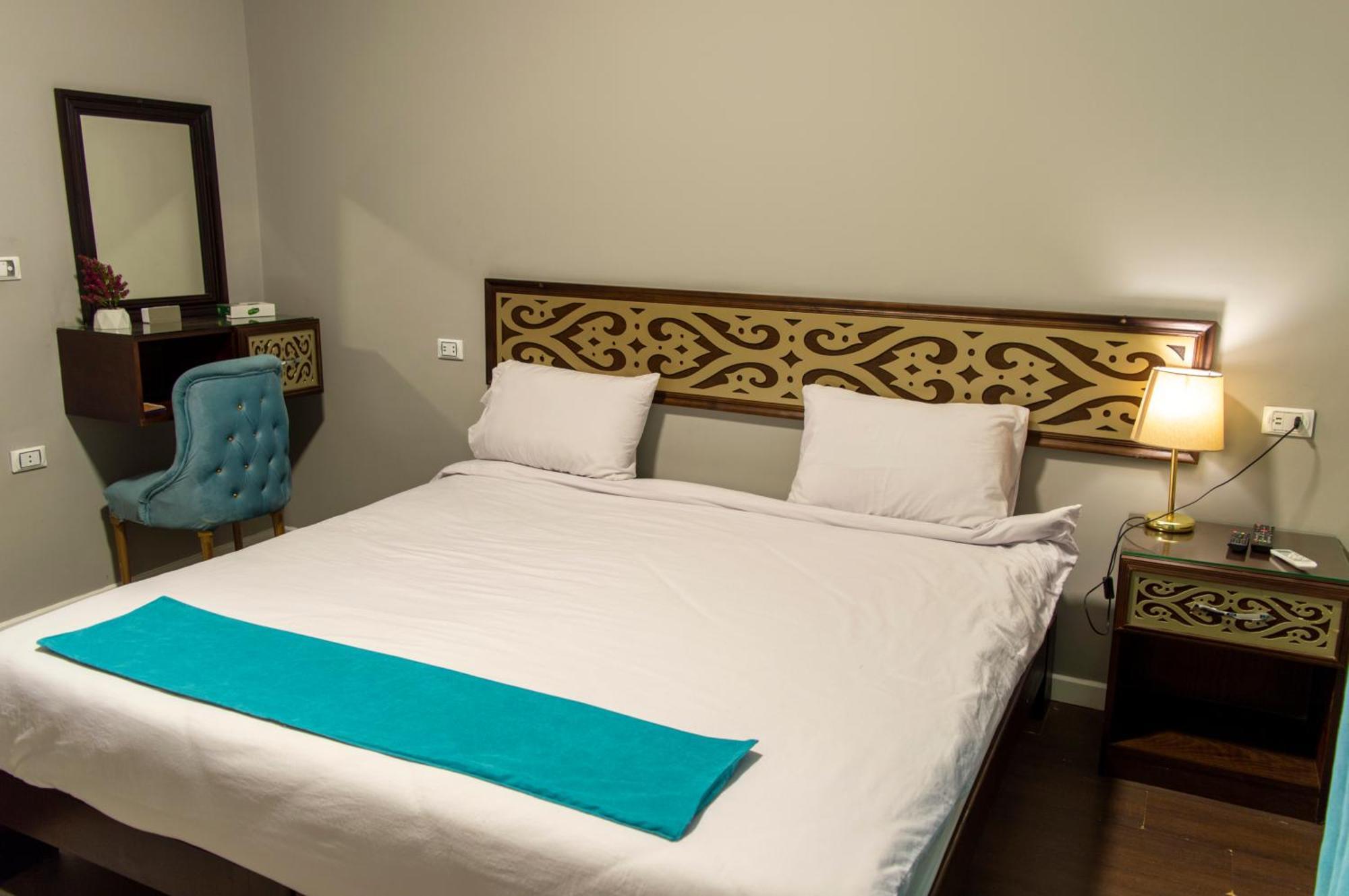 The Pyramids Gate Inn Kafrat al Jabal Exterior photo