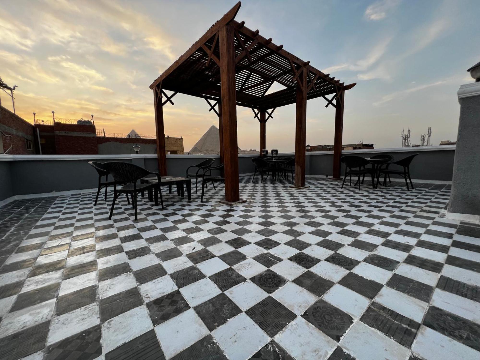 The Pyramids Gate Inn Kafrat al Jabal Exterior photo